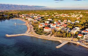 5 Bedroom Beautiful Home In Zaton