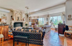 2 Bedroom Cozy Home In Carry-Le-Rouet