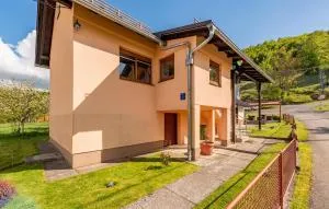 Gorgeous Home In Perusic - Mušaluk