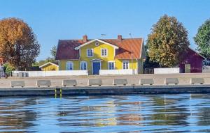 Beautiful Home In Bergkvara With House Sea View