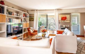 Beautiful Apartment In Marseille