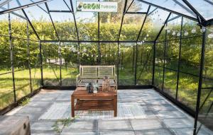 2 Bedroom Cozy Home In Haarby