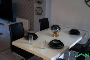 Contractors - NHS Staff - Close to amenities