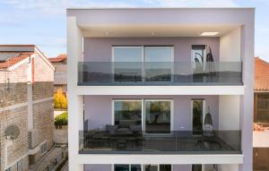 Cozy Apartment In Vodice With Wifi