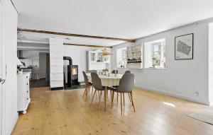 Cozy Home In Østermarie With Kitchen