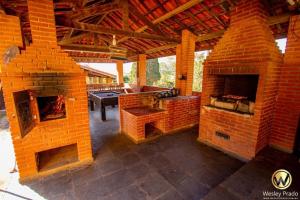 Chácara condomínio cpiscina, sala de jogos, campo