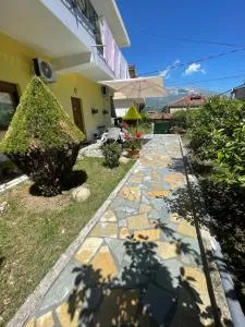 Artur's Apartment - Gjirokastër