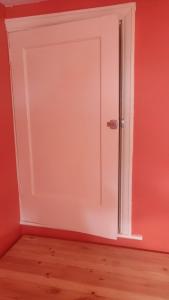 LAuberge close Syon Lane Station and Heathrow