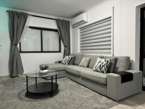 Princess Retreat Beautiful Modern Aprt 2 min walk from Quarteira Beach