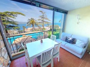 Vue baie à 5min de la plage 44m² avec parking - 3hvězdičkové hotely ve městě Théoule-sur-Mer