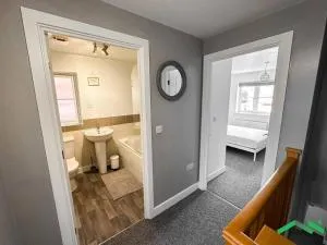 Stylish 2bed - Contractors Welcome - Free Parking - 北基林格霍梅