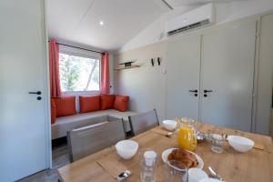 Campings Camping Le Damier : photos des chambres