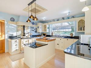 5 Bed in Windermere 93302