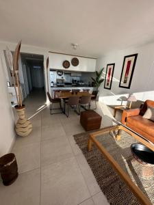 Dolphin Beach beachfront apartment, 3 bedroom-6 persons