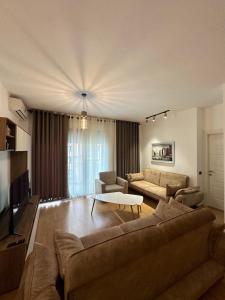 Lake Escape - Home 2