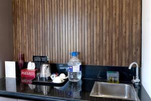 The Jade Highlands Mountain View Container Studio Room