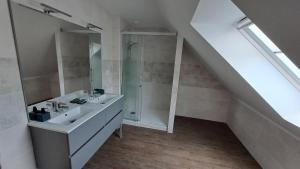 Maisons de vacances Grande Maison au calme a 5mn de la plage : photos des chambres