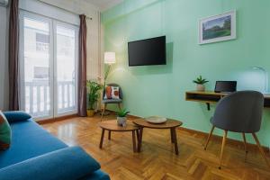 Olive House close to Acropolis