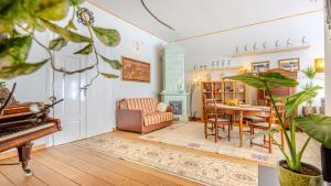 A Piece of History GuestHouse