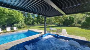 Villas Domaine de Cachaou Logis du Pujeau sauna & spa piscine chauffee : photos des chambres