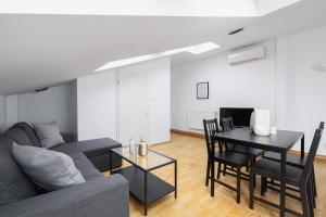 1 Bedroom Apartment with AC - Dluga 65 Street