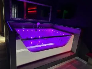 Nubia studios & spa - Români