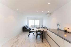 Appartements Magnifique appartement vue mer, piscine, garage : photos des chambres