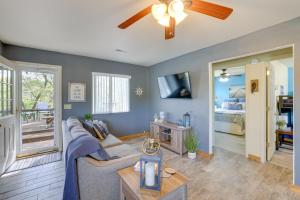 Lakefront Shell Knob Condo with Deck and Grill!