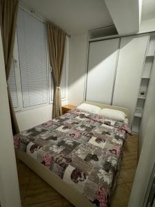 Gold Apartment