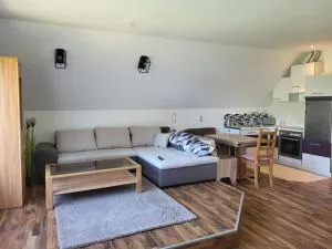 Komplette 4 Zimmer OG Wohnung - Langwedel