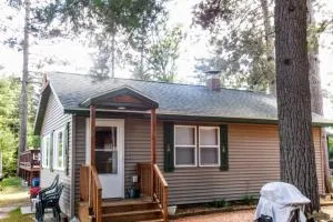 Knotty Pine White Pine - Lake Minocqua - Hazelhurst