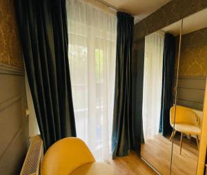 Airplane Residence 1