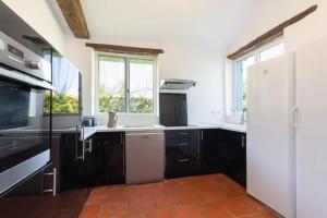 Maisons de vacances Grande ferme renovee avec Piscine, 10 mn plages : photos des chambres