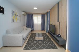 Garden Palace Pool Deluxe Apartment