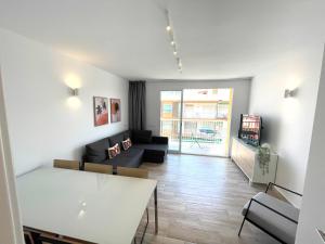 NUEVO, a 80 metros del mar y la playa