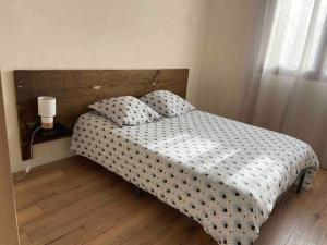 Appartements GRAND APPARTEMENT 7 COUCHAGES, 1 PLACE DE PARKING. : photos des chambres