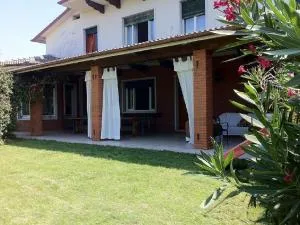 Ampia Villa con splendida vista lago - Sandra