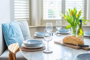 White Horses by Big Skies Cottages