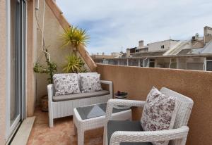 Atico con 2 dormitorios garaje y piscina