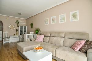 Atico con 2 dormitorios garaje y piscina