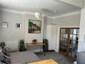 1 bedroom spacious apartment