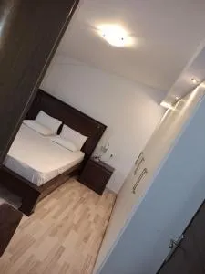 revisapartments brown - Metókhion Ayíou Grigoríou