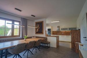 Villa mit Pool und Garten