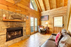 Pet-Friendly Ellijay Vacation Rental with Hot Tub!