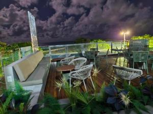 ISRAEL TAMBAÚ- Apto Luxuoso- Em frente ao Mar com Varanda