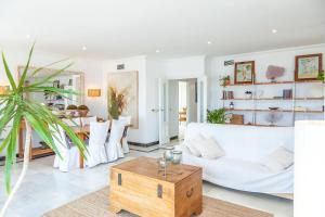 Mar-Beach front apartment in Jávea