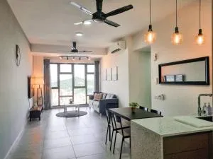 Cozy 3BR -2-8pax- 65 TV near MidValley-Pavilion 2 - Kampong Pasir