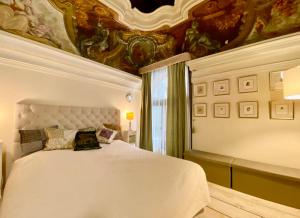 Venice Palace Luxury Suites