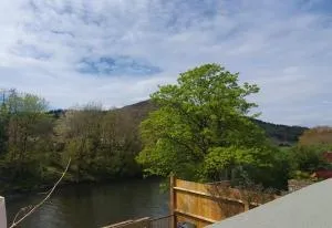 2 Bed Cottage with Views 4 Train Stops to Cardiff Centre - 翰索