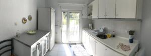 Summer Family House with sea view and garden